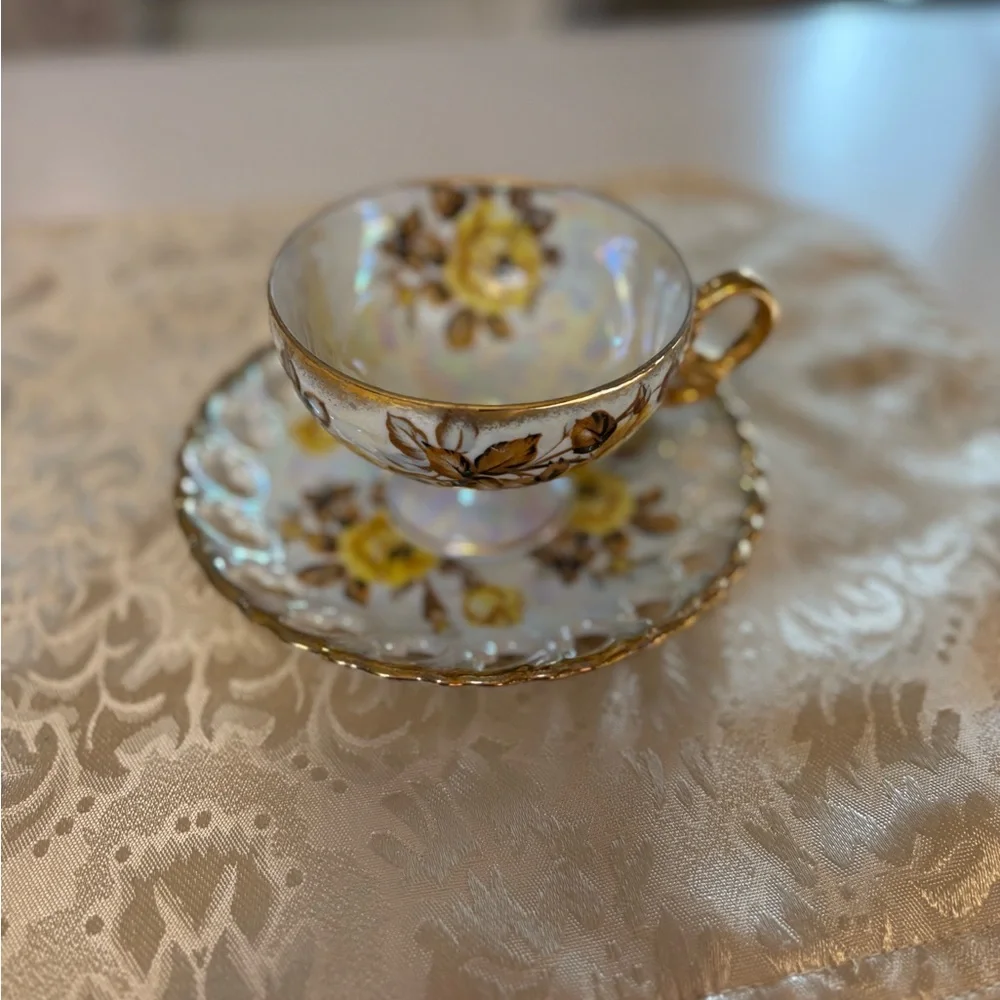 Vintage Royal Sealy Japan Teacup and Saucer - Picture 5 of 10